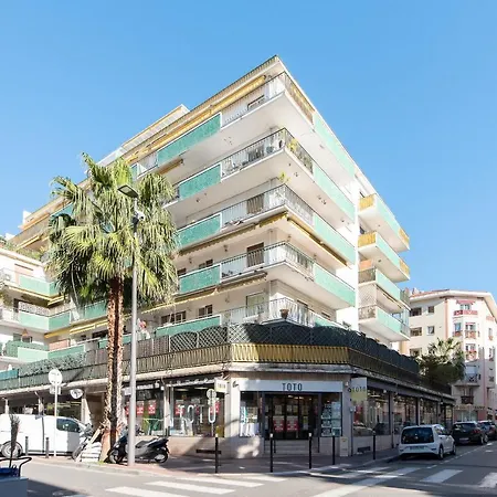 Grand 3 Pieces Avec Terrasse Et Parking Centre * 戛纳