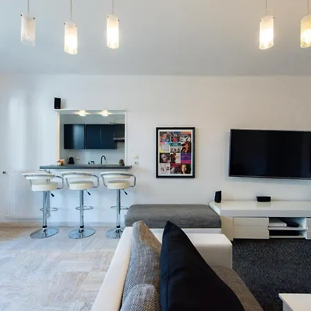 Grand 3 Pieces Avec Terrasse Et Parking Centre * Cannes